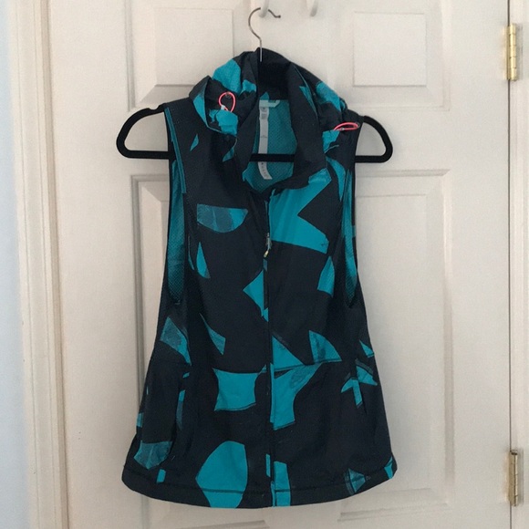 lululemon athletica Jackets & Blazers - Pack it Vest!! Like new!!!